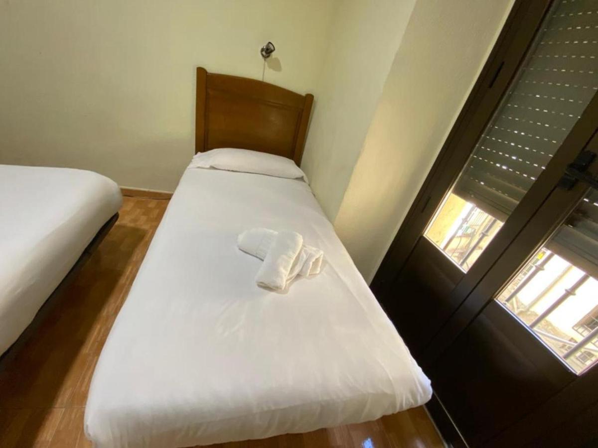 Hostal Los Perales Madrid Eksteriør bilde